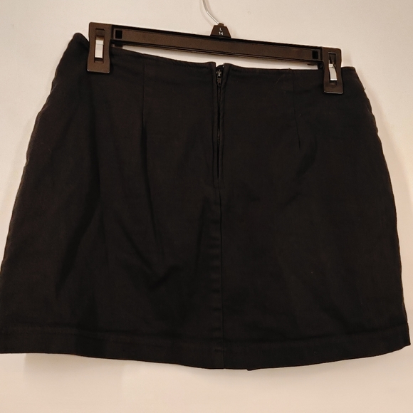 Tempted Black Zip Up Skirt Women's Size 3/4 Used Very Good. MADE IN USA .Condit - Picture 10 of 10